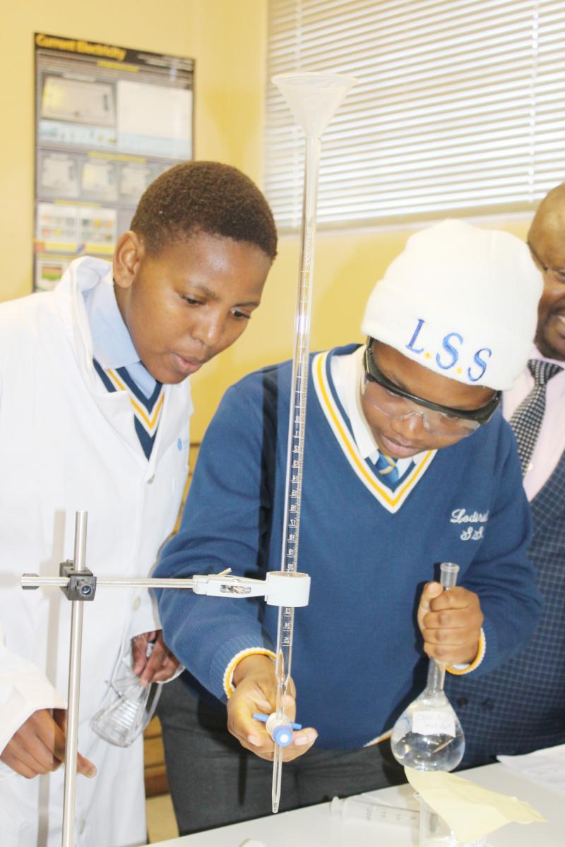 New Lab Brings Science To Life At West Rand School Vukuzenzele